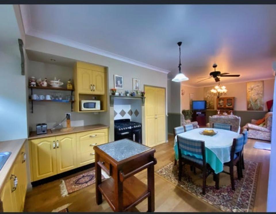 Golden Lace B&B Sarina Εξωτερικό φωτογραφία